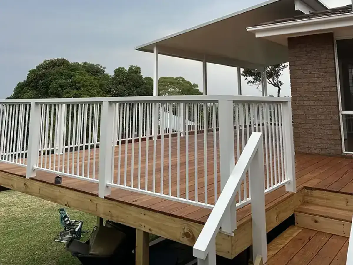 Wamberal - Deck & Pergola